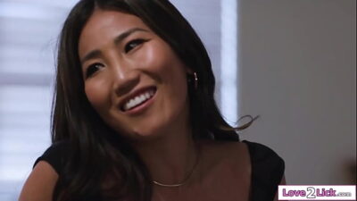 You want to make a one last lesbian memory in your old room?